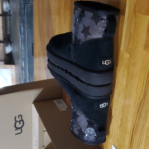 ❌️SOLD❌️ UGG  booties - Picture 3 of 7